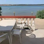 Apartment M, For 6 Persons Direct Seaside, Ground Floor *