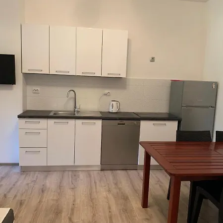 M, For 6 Persons Direct Seaside, Ground Floor 公寓 Ljubač