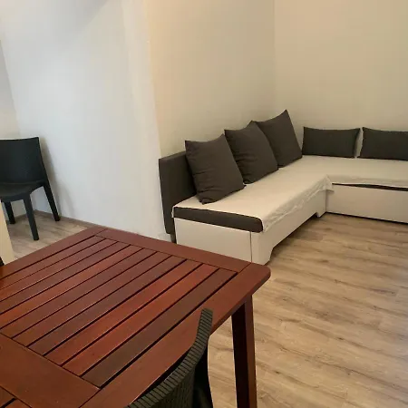 M, For 6 Persons Direct Seaside, Ground Floor *